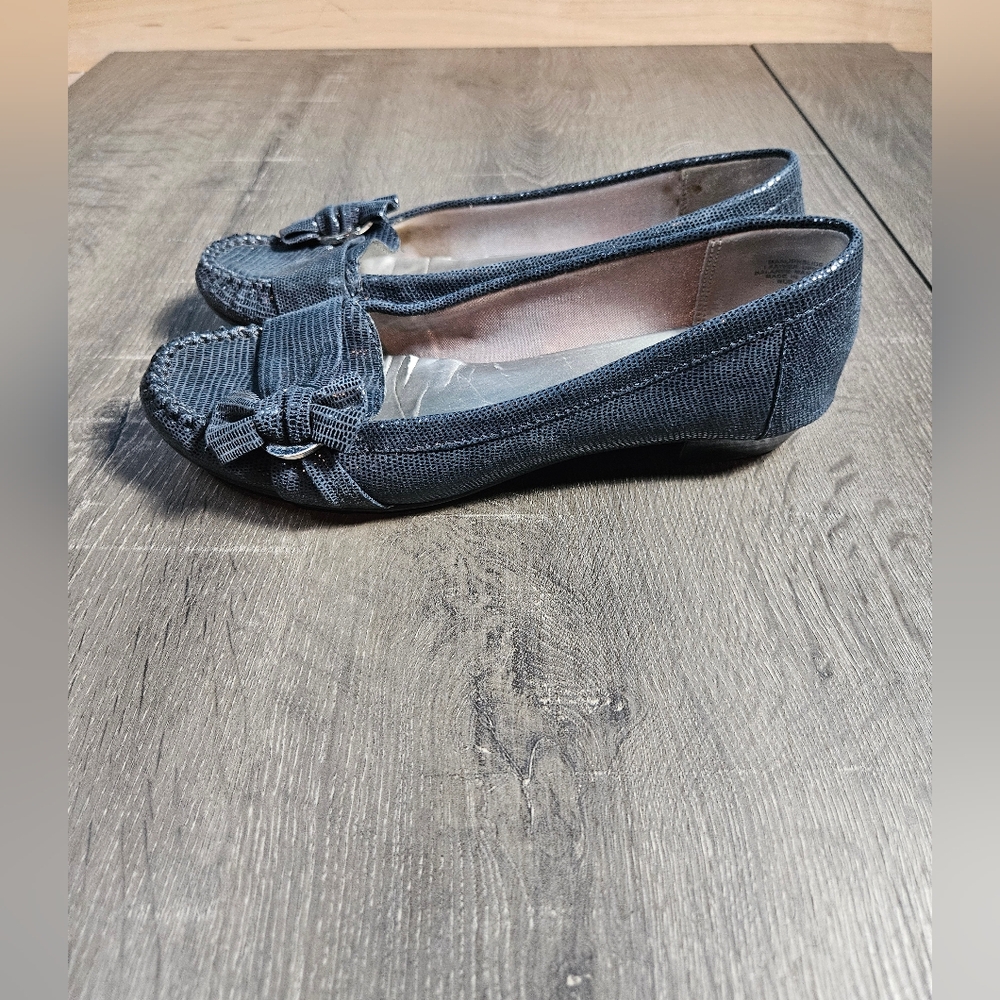 Anne Klein AK iflex CHELSIE 8M Slip-On Flats Leather Blue Croc Bow Wedding